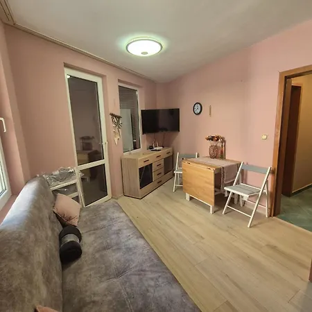 Sea Garden Flat